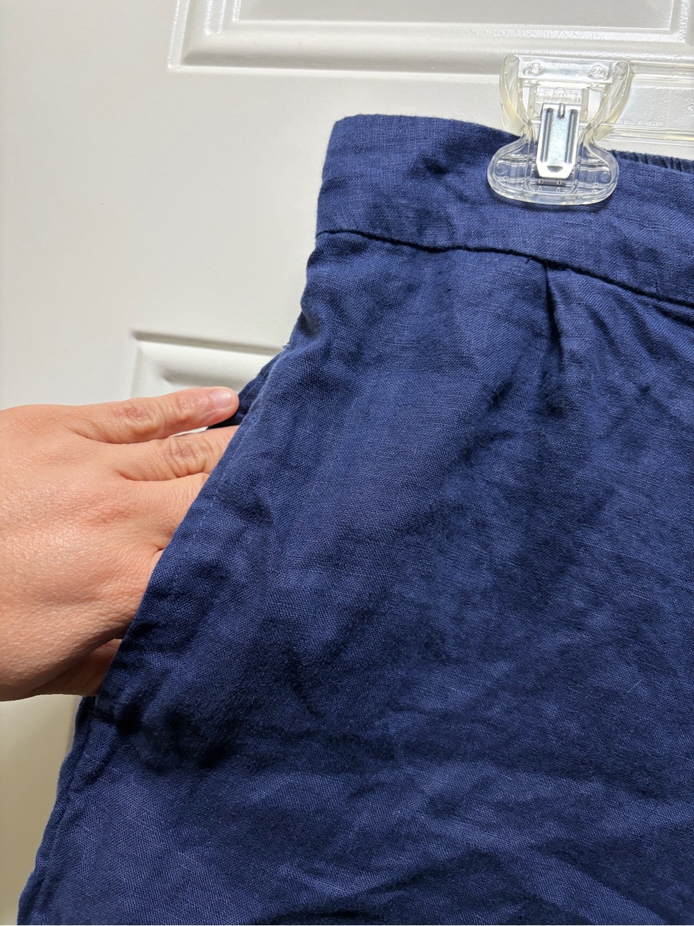 Tahari 100% linen Navy trouser shorts elastic waist 6" inseam L - Picture 4 of 6